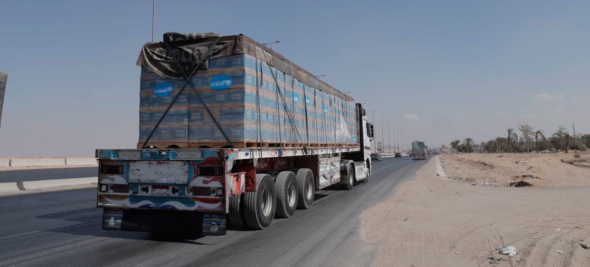 "اليونيسيف" تعلق أنشطتها في شمال غزة بعد استهداف الاحتلال سائقي شاحنتين لنقل المياه