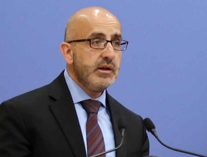وزير المالية يطالب بالإسراع في بدء المرحلة الانتقالية في قطاع غزة