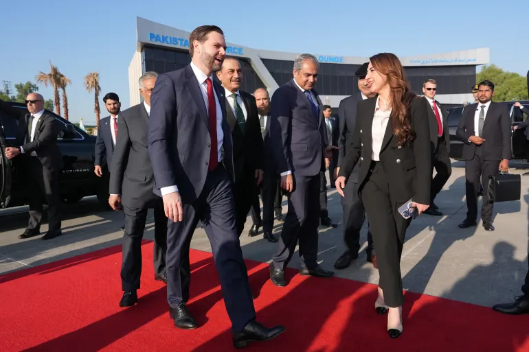 قبل انتهاء الهدنة.. عرض إيراني جديد ومصادر تؤكد توجه فانس لباكستان