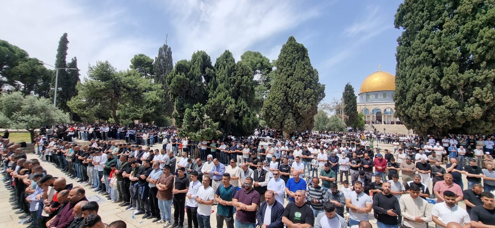 70 ألف مصل يؤدون الجمعة في المسجد الأقصى 
