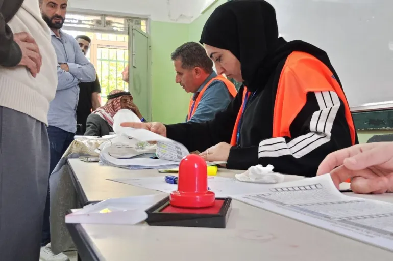 الانتخابات المحلية الفلسطينية.. مشاركة خجولة وسط إقصاء و ضغوط