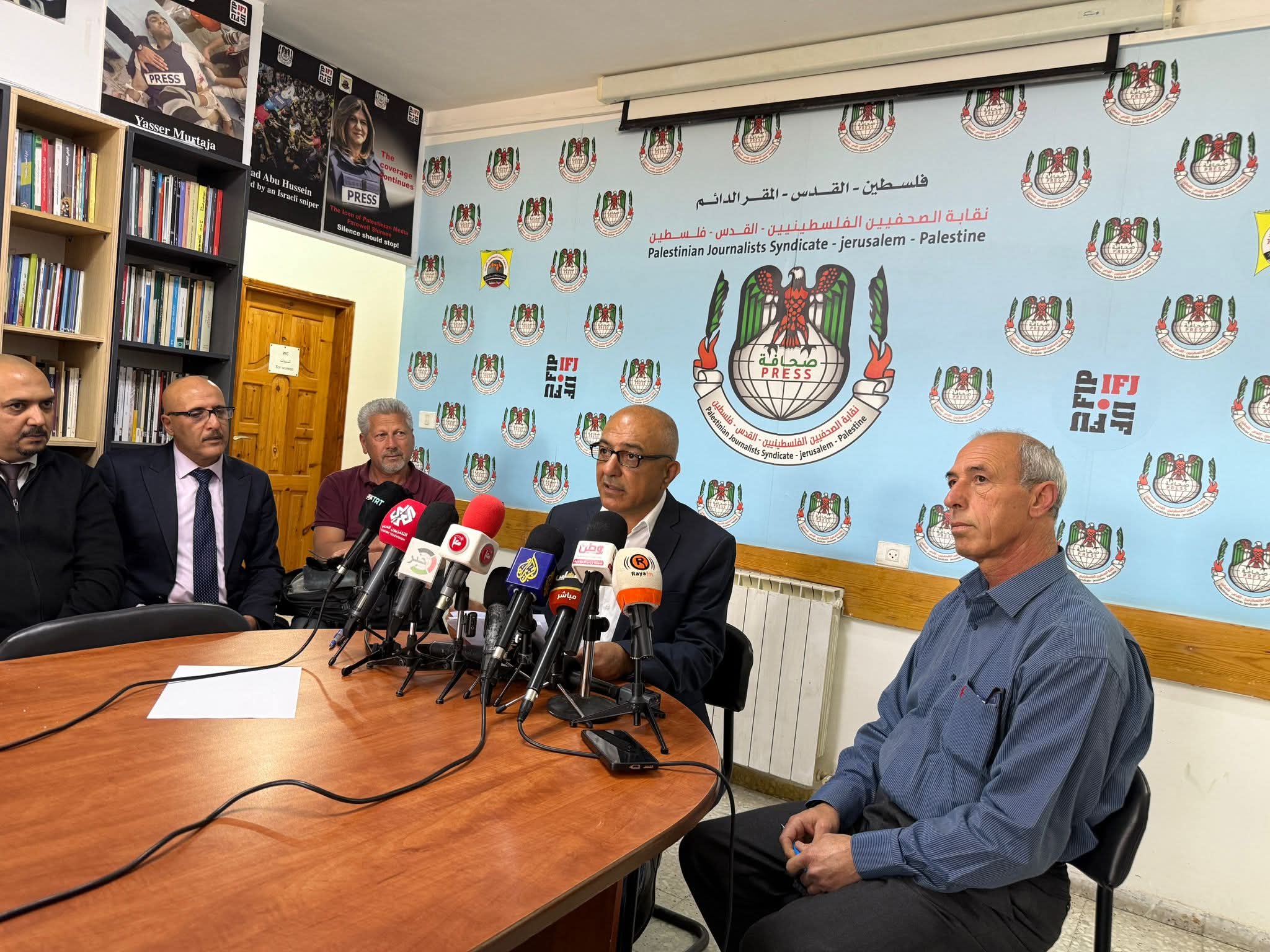 نقابة الصحفيين: 300 جريمة و262 شهيدا