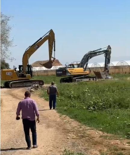 الاحتلال يهدم بيوت بلاستيكية بالأغوار