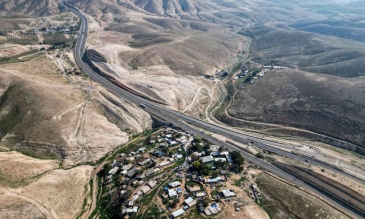 سموتريتش يطالب بإخلاء الاحمر في أقرب فرصة