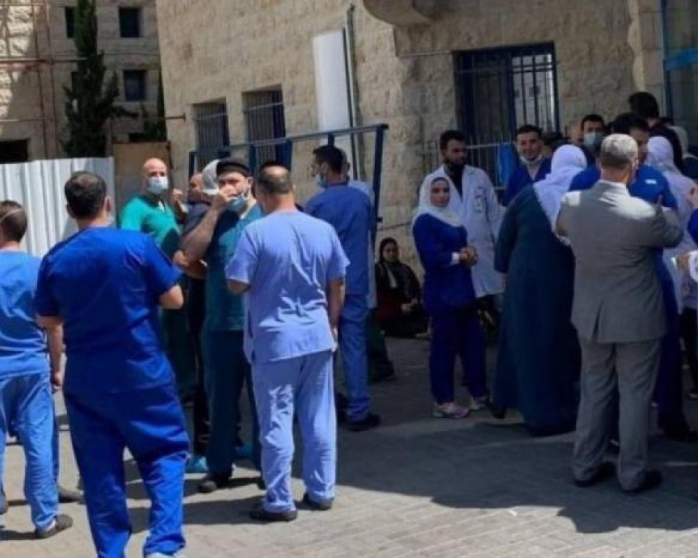 النقابات الصحية تعلن تقليص الداوم وتهديد بالإغلاق الكامل