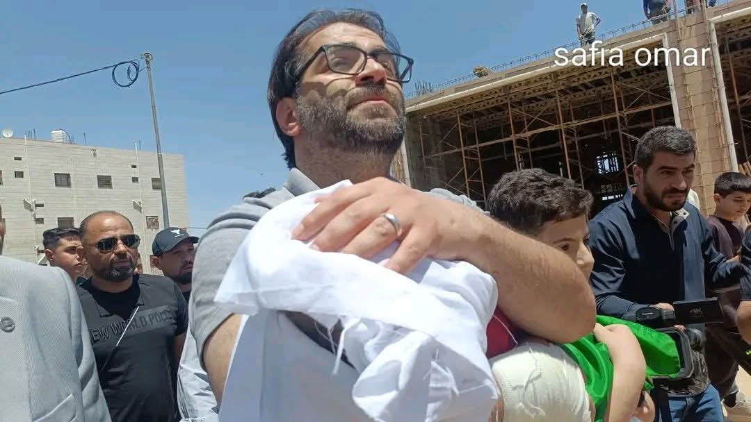تشييع جثمان الشهيد الرضيع سام أبو هيكل في الخليل