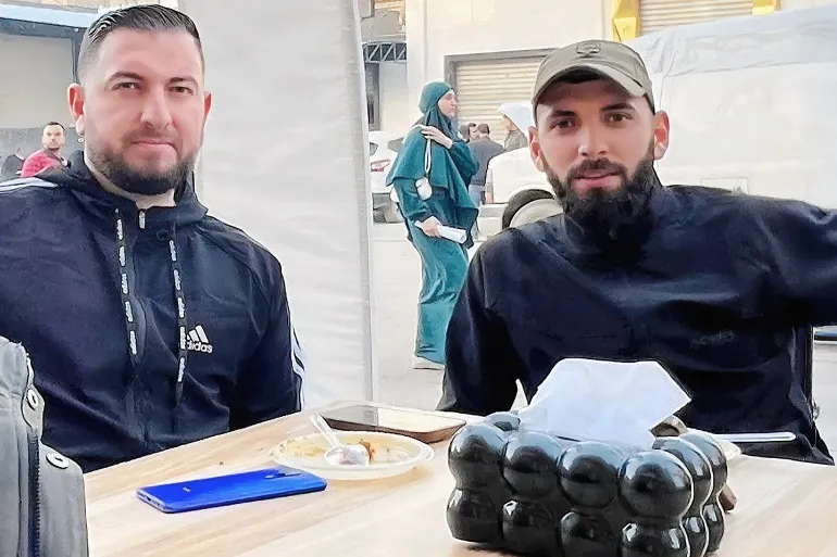 بعد شهرين من اغتيال شقيقه.. الاحتلال يغتال الصحافي أحمد وشاح في غزة