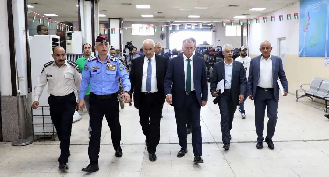 اتفاق على متابعة ميدانية مشتركة لتحسين حركة السفر عبر جسر الملك حسين