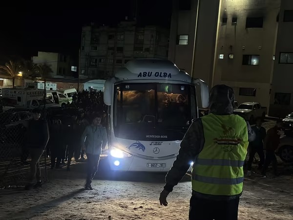 الاحتلال يسلب ممتلكات وذهب الفلسطينيين العائدين إلى قطاع غزة عبر معبر رفح