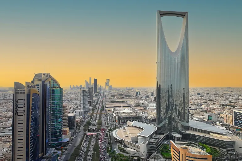 السعودية.. تسارع نمو القطاع الخاص غير النفطي في يونيو