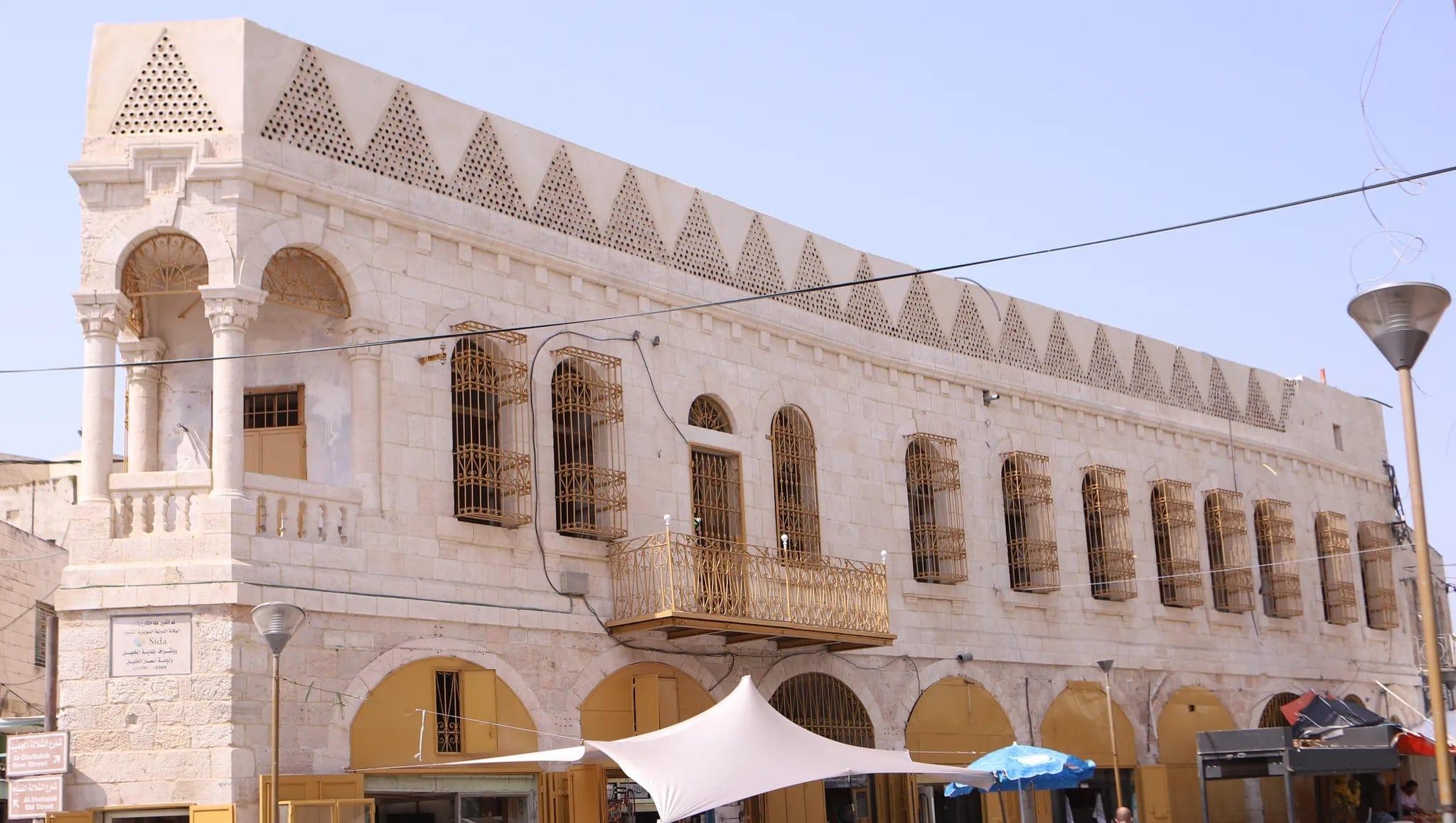 السياحة والآثار: الاحتلال يسعى للسيطرة على 142 موقعاً أثرياً في الخليل