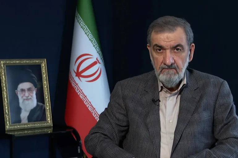 مستشار المرشد الإيراني: مضيق هرمز أهم من عشرات القنابل الذرية