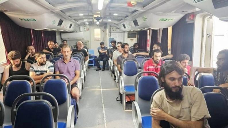 ايران تعلن إنقاذ 23 بحاراً إثر اصطدام سفينتي شحن في مياه بندر عباس