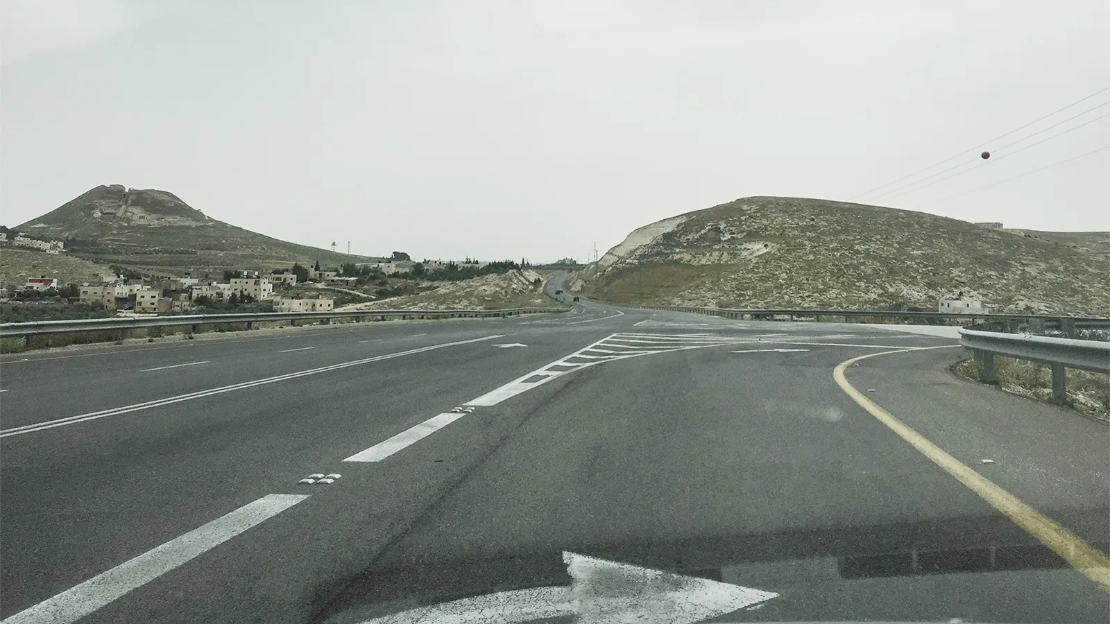 سلطات الاحتلال تشق المزيد من الطرق الالتفافية لتعزيز الاستعمار