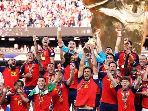 اسبانيا تظفر بكأس العالم