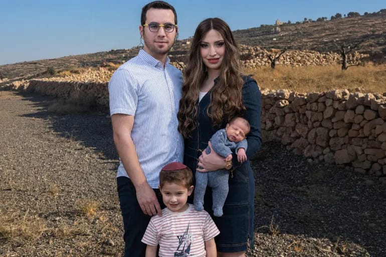 صحفي إسرائيلي يعلن نيته الاستعمار في أرض فلسطينية مع عائلته في غور الأردن