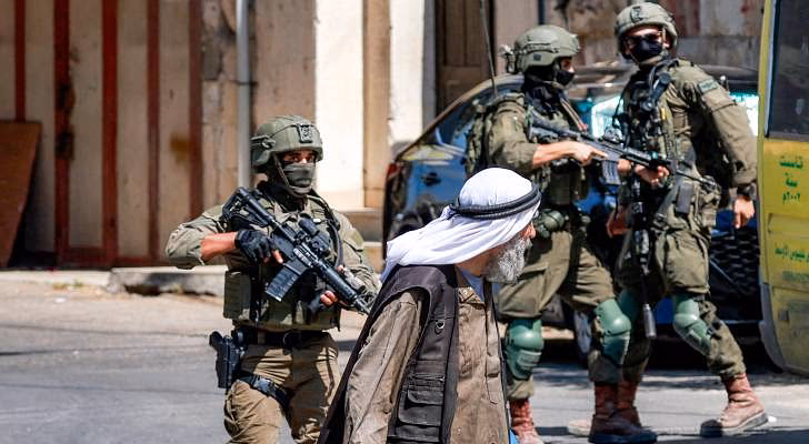 تصاعد اعتداءات المستوطنين في القدس وحملة مداهمات واسعة تطال محافظات الضفة
