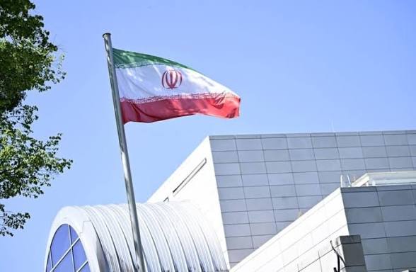 طهران تفند تصريحات ترمب وتنفي وجود مفاوضات مباشرة