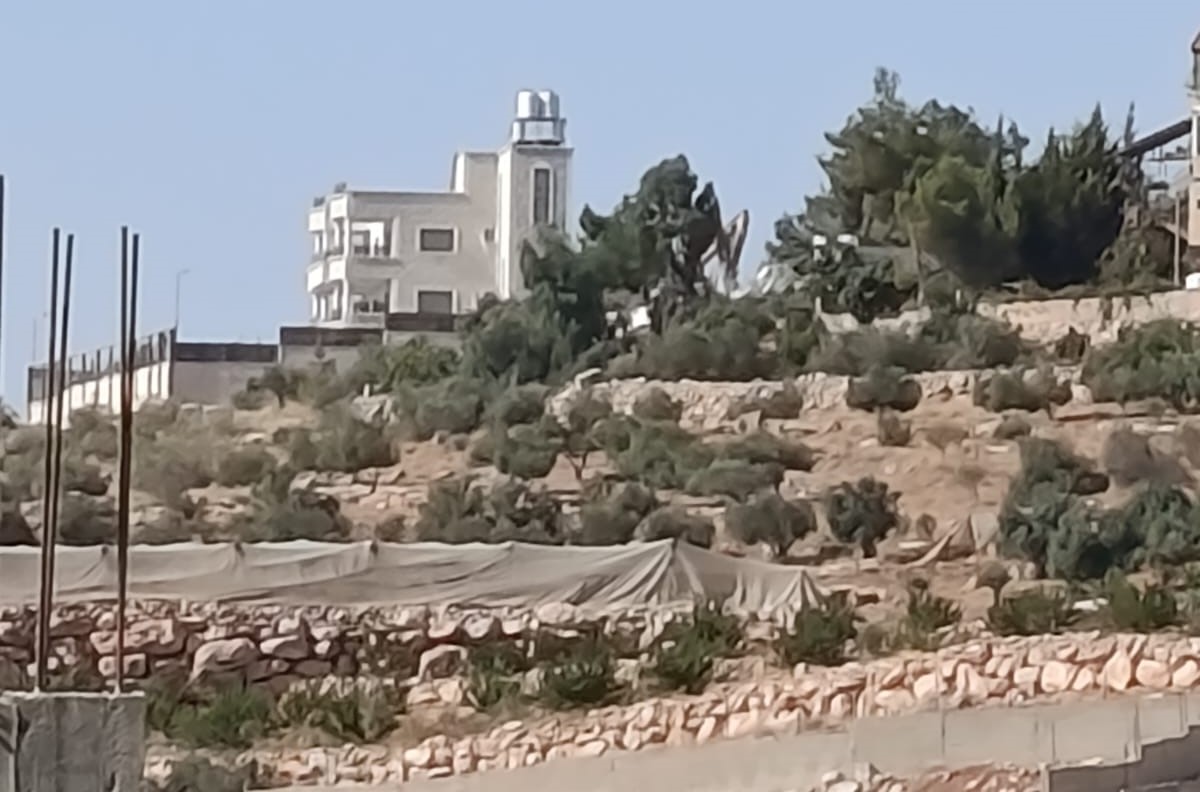الاحتلال يشرع بهدم منزل في المنية