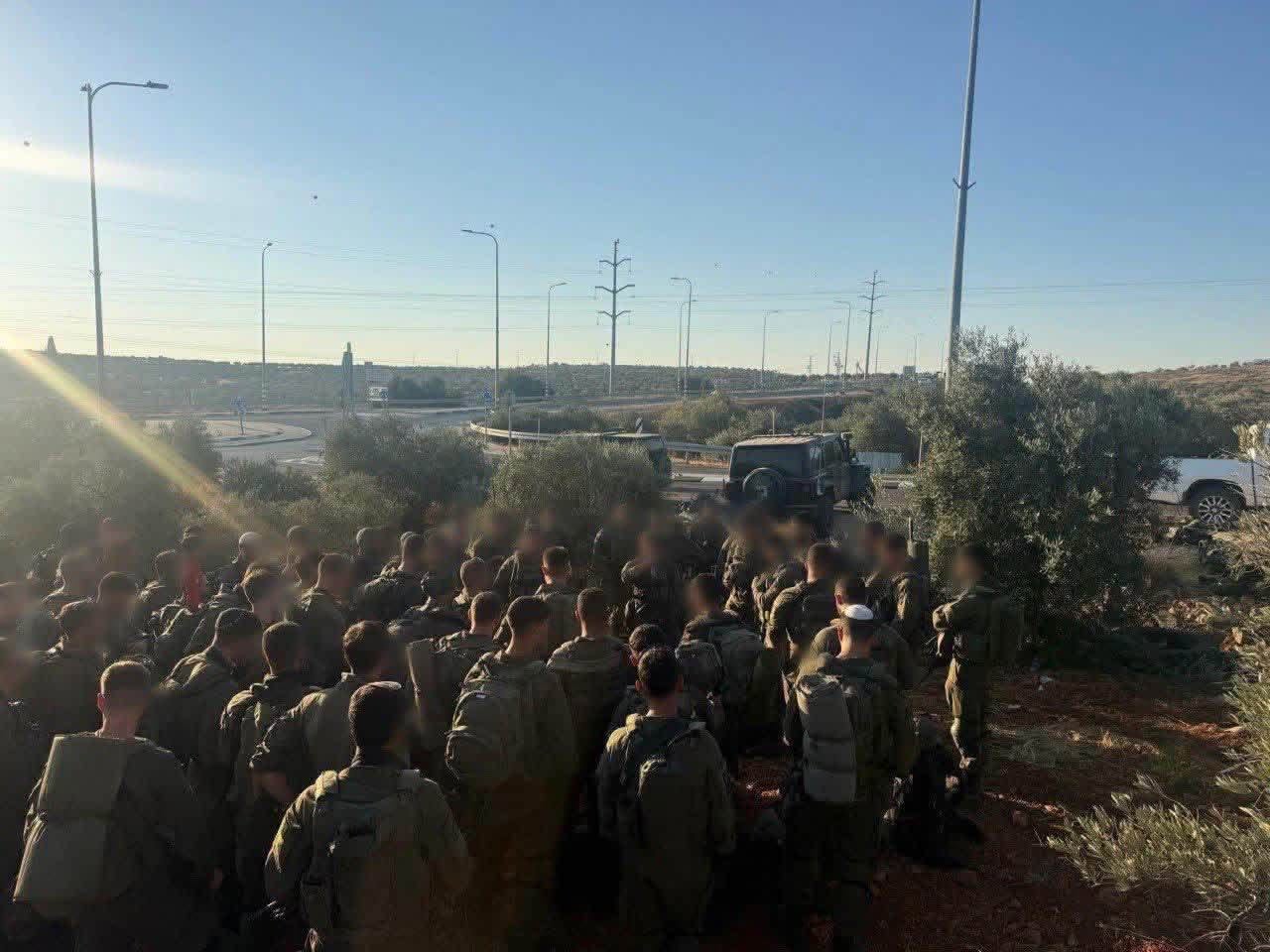 جيش الاحتلال يخلي عائلات فلسطينية في قصرة بالتزامن مع اخلاء بؤرة استعمارية