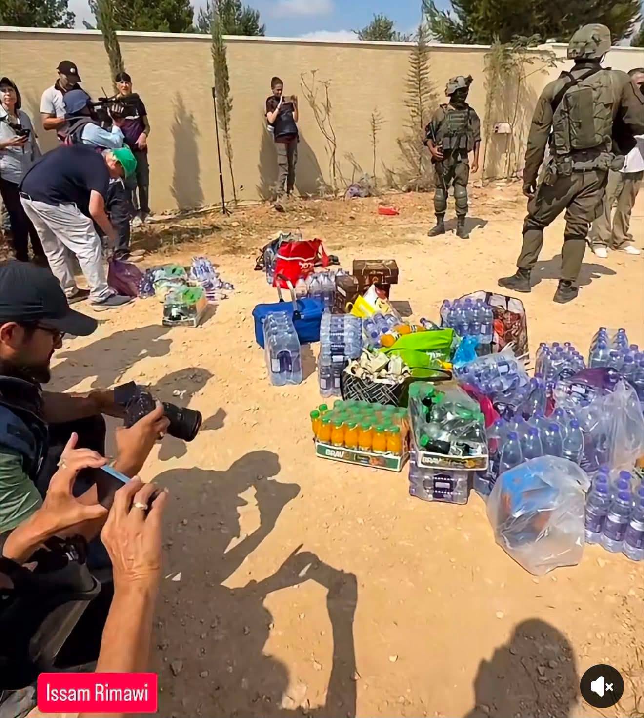 الاحتلال يمنع متضامين من الوصول إلى المنازل المحاصرة في قصرة 