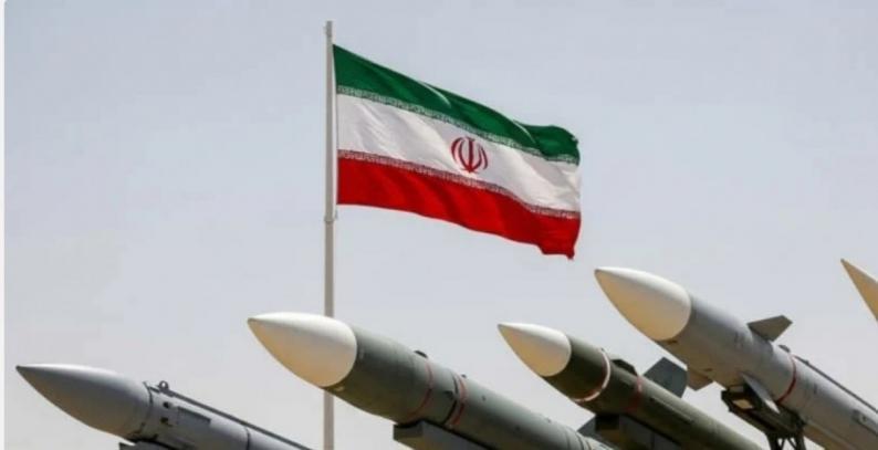 إيران تعلن بدء الرد على الهجمات الأمريكية وإسقاط مسيّرة