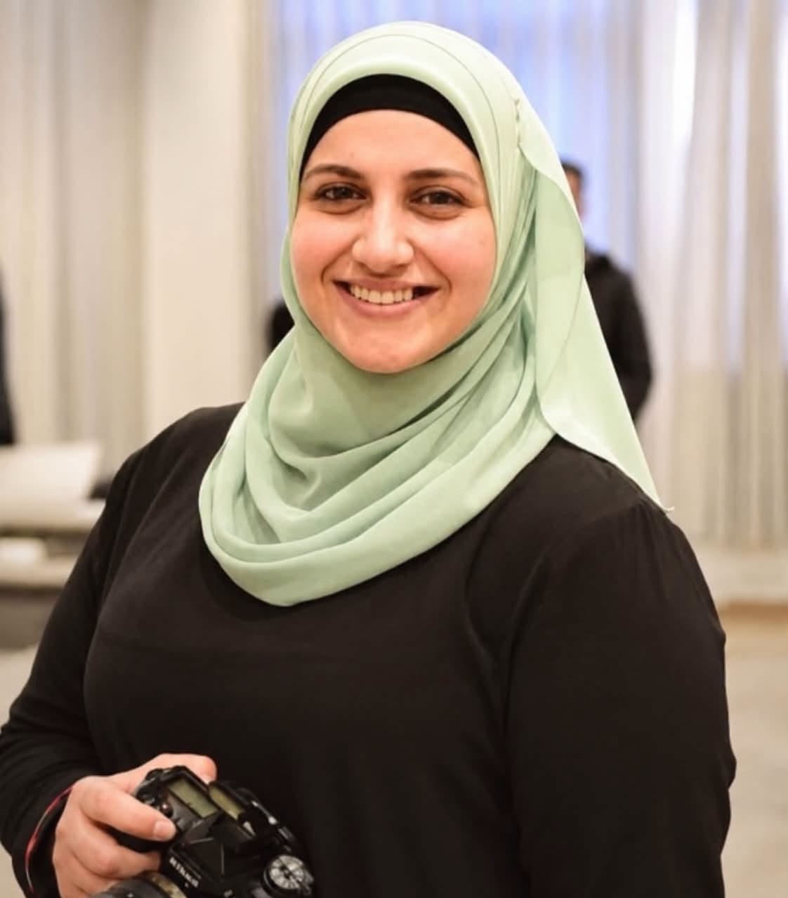 قوات الاحتلال تعتقل صحافية فلسطينية أميركية في الضفة الغربية
