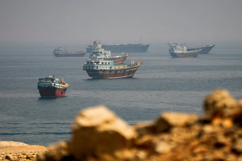 رويترز: 13 ناقلة نفط غادرت مضيق هرمز الأسبوع قبل الماضي