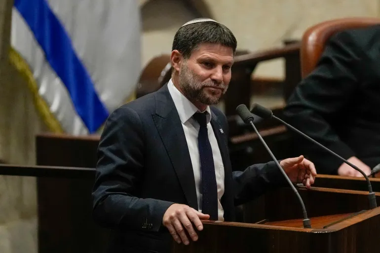 سموتريتش يدعو لشن حرب وتفكيك السلطة بالضفة