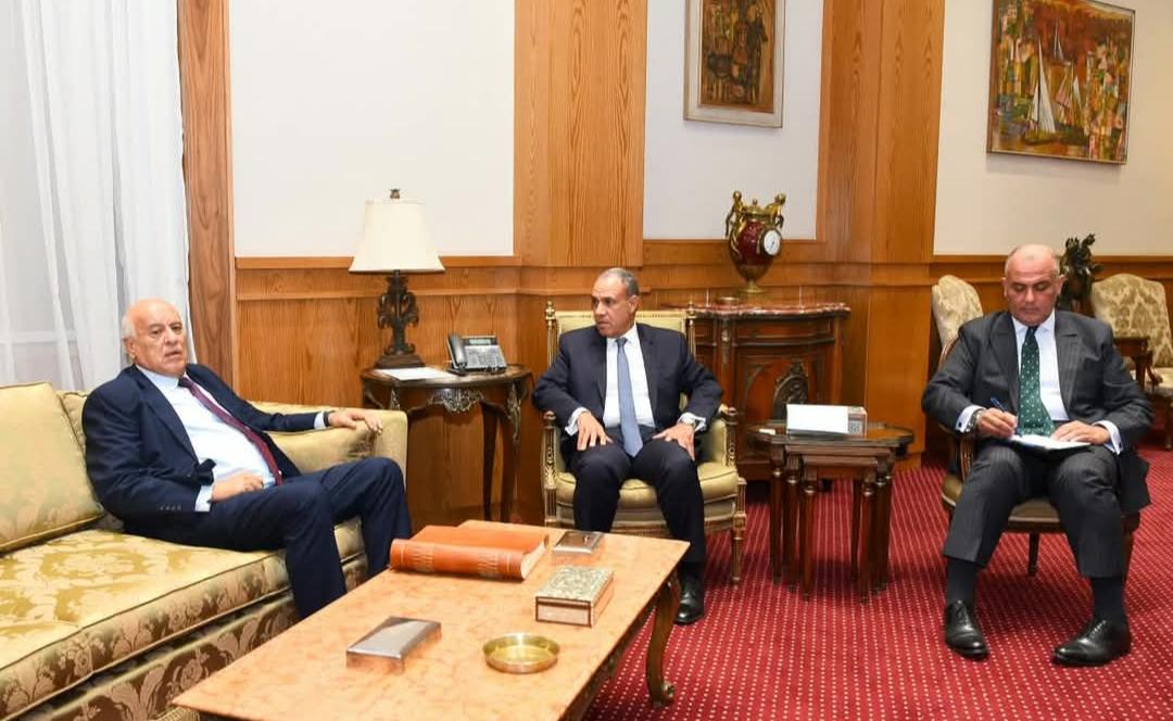 الرجوب يطلع وزير الخارجية المصري على آخر المستجدات السياسية
