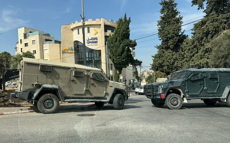 3 إصابات منها خطيرة خلال اقتحام قوات الاحتلال المستمر لمدينة رام الله