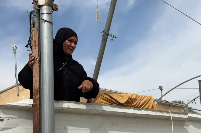 "بخيمة لأسكن".. سيدة فلسطينية تتحدى جرافات الاحتلال بمسافر يطا