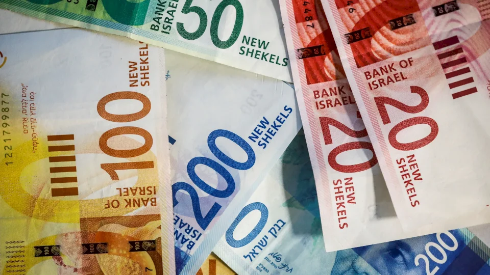 الدين العام الفلسطيني يرتفع إلى 15.5 مليار شيكل