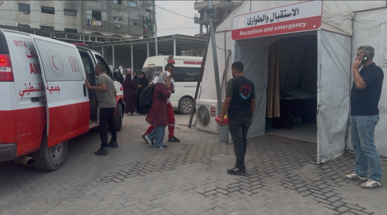 مصابون بعضهم بحالة خطرة في قصف الاحتلال تجمعا للمواطنين شمال غرب غزة