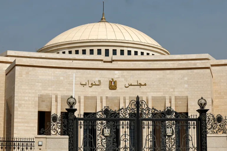 البرلمان المصري يوافق على تفويض السيسي لدعم السعودية عسكريا